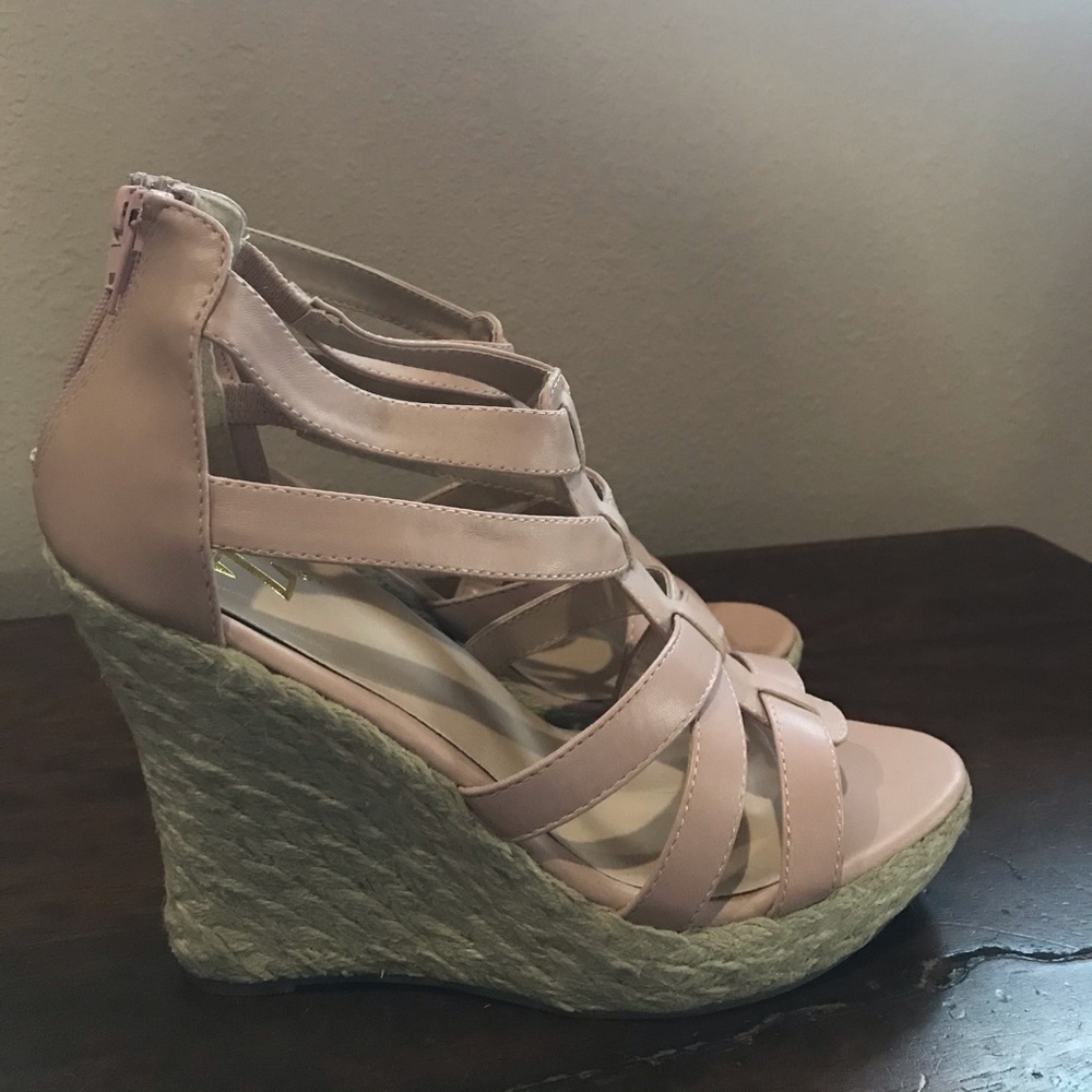 Type Z size 8 1/2 shoes